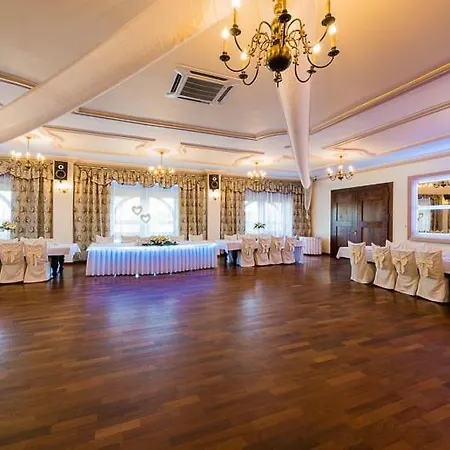 Dworek Staropolski 2* Poznań