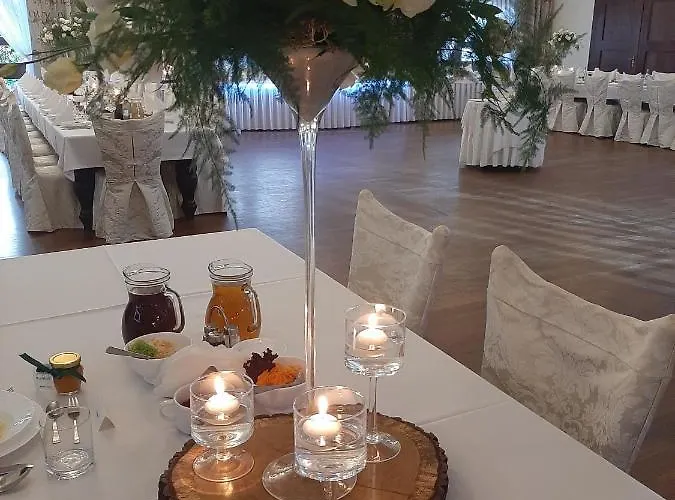 Hotel apartamentowy Dworek Staropolski 2*