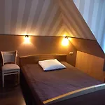 Dworek Staropolski 아파트호텔