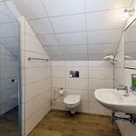 아파트호텔 Dworek Staropolski 2*
