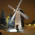 Dworek Staropolski 아파트호텔 2*