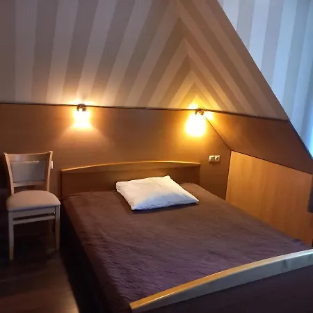 Dworek Staropolski Lägenhetshotell