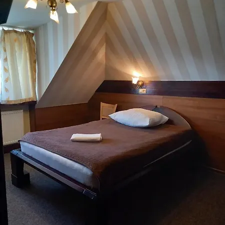 アパートホテル Dworek Staropolski