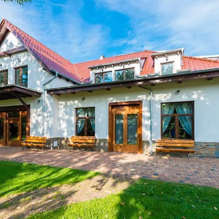 Dworek Staropolski Lägenhetshotell