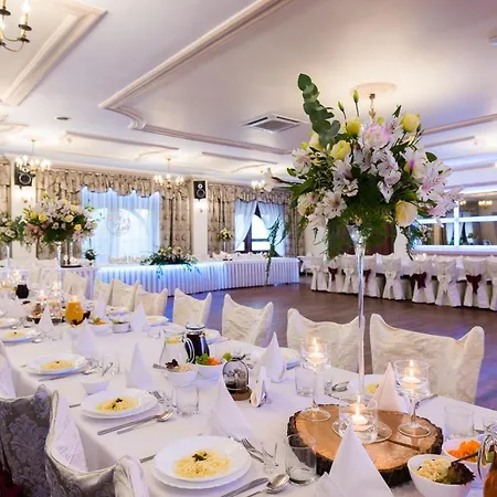 Dworek Staropolski 2* Poznan