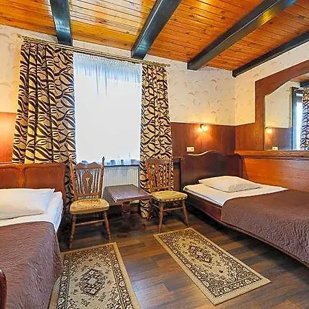 Aparthotel Dworek Staropolski 2*