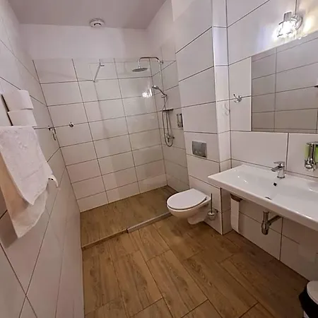 Dworek Staropolski Aparthotel 2*