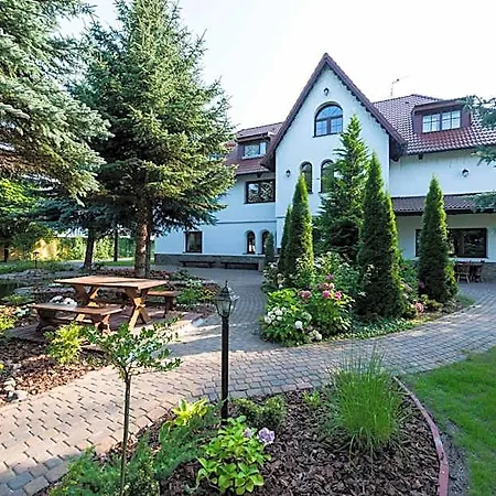 Aparthotel Dworek Staropolski 2*