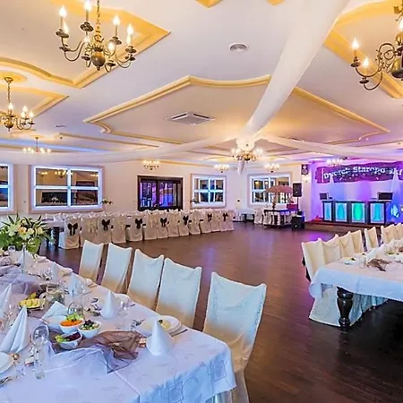 Aparthotel Dworek Staropolski 2*