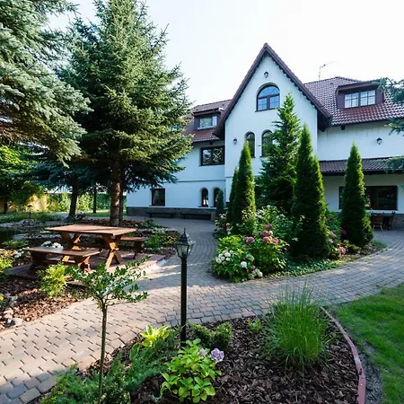 Dworek Staropolski Апарт-готель Познань