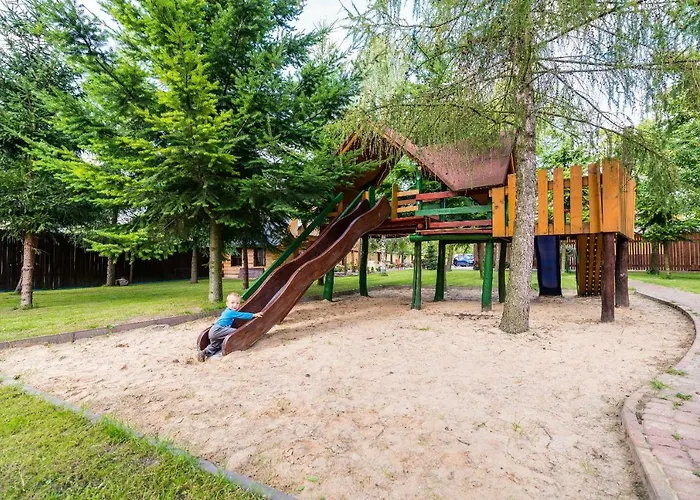 Dworek Staropolski 2*